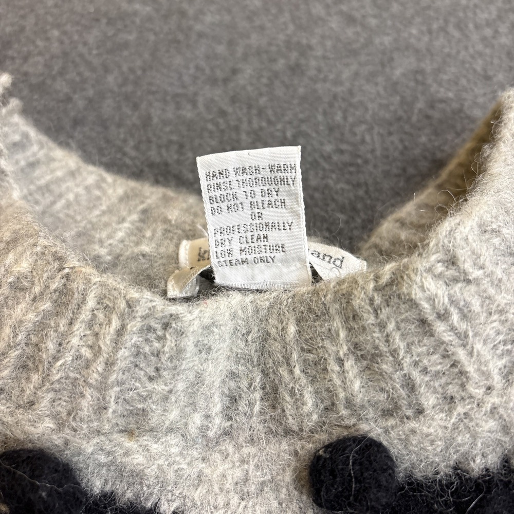 Susann D 100% Shetland Wool Hand-Knit Sweater Size Medium Farm Geese - Picture 4 of 7